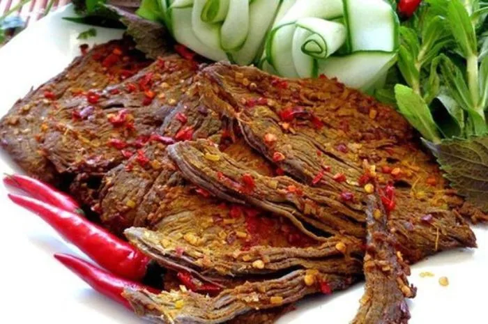 Đặc sản Đà Nẵng mua về làm quà