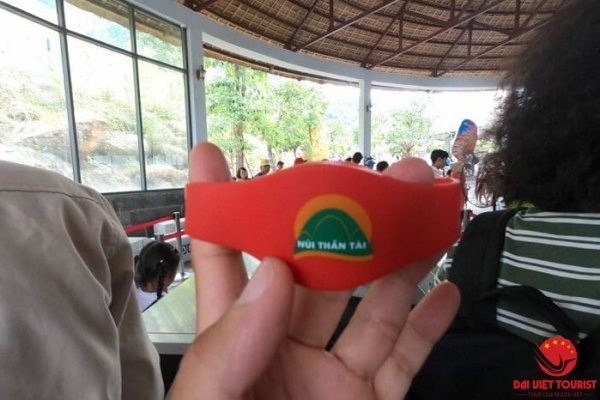 Cập nhật bảng giá vé Núi Thần Tài bao nhiêu và cách mua