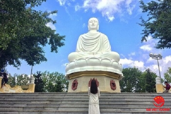 Khám phá chùa Long Sơn Nha Trang – Ngôi cổ tự hơn 100 tuổi