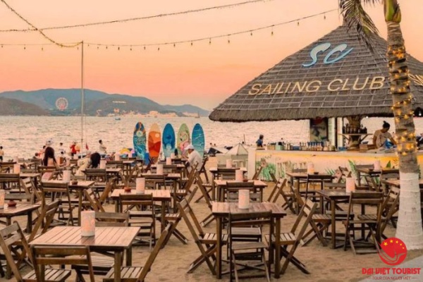 Sailing Club Nha Trang – Khám phá bữa tiệc bar trên biển