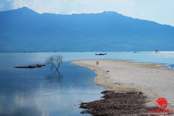 Đầm Lập An Huế – Vẻ đẹp thơ mộng của “Tuyệt tình cốc Huế”