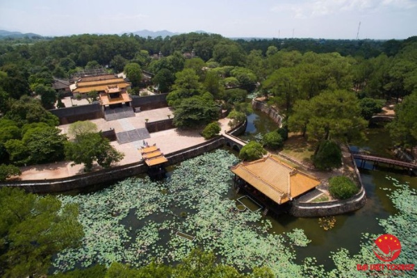 Đến lăng Tự Đức Huế – Khám phá vẻ đẹp bình yên của Khiêm Lăng