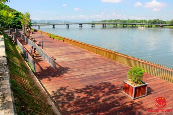 Cầu gỗ lim Huế – Khám phá biểu tượng bạc tỷ của cố đô