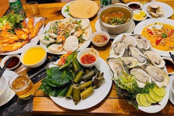 Top 15 nhà hàng hải sản Huế giá rẻ, tấp nập thực khách