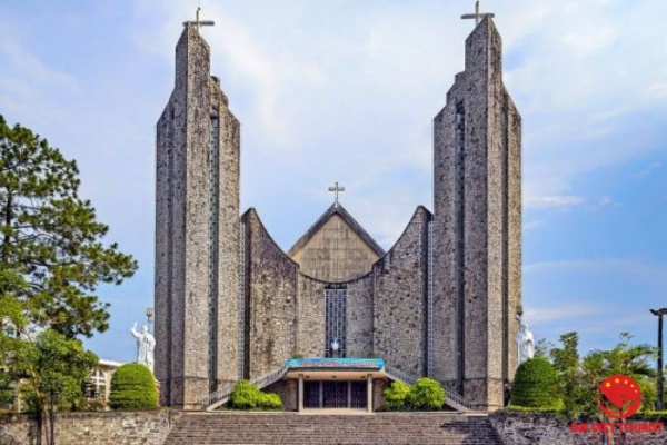 Nhà thờ Phủ Cam Huế – Điểm “săn” những bức hình cực chất