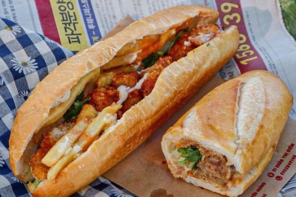 “Chỉ điểm” top 15 quán bánh mỳ Huế ngon, giá rẻ, khách đông