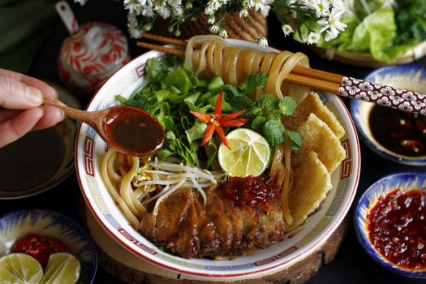 Cao lầu Hội An quán nào ngon – 15 địa chỉ trứ danh xứ Hội