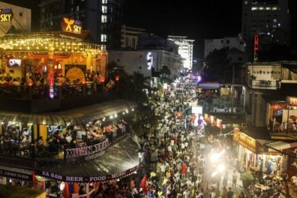 Phố đi bộ Huế – Khám phá cuộc sống cố đô về đêm