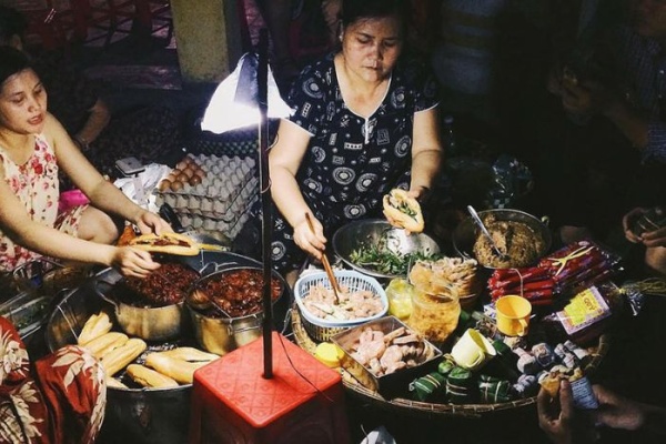 Top 15 quán ăn đêm Huế ngon được người cố đô yêu thích