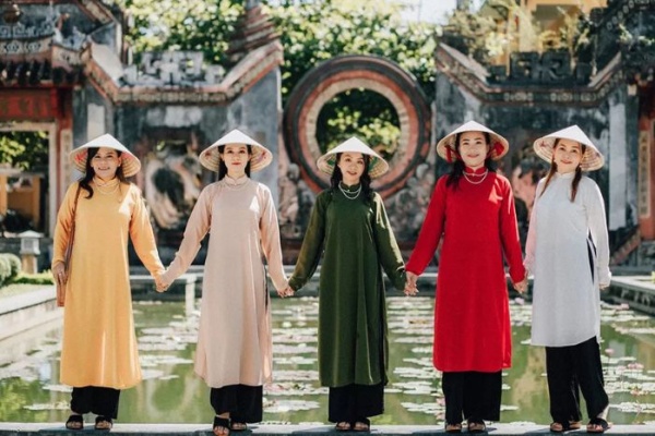 Top 10 địa chỉ cho thuê áo dài cổ phục Hội An giá rẻ siêu đẹp