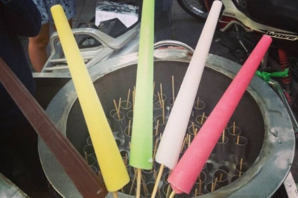 Review món kem ống Hội An luôn được du khách yêu thích