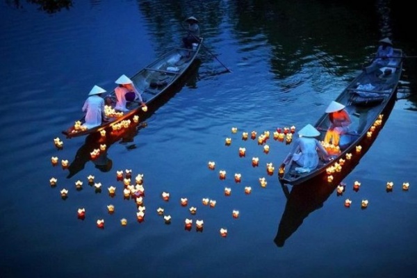 Thả đèn hoa đăng Hội An – Trải nghiệm nét đẹp truyền thống