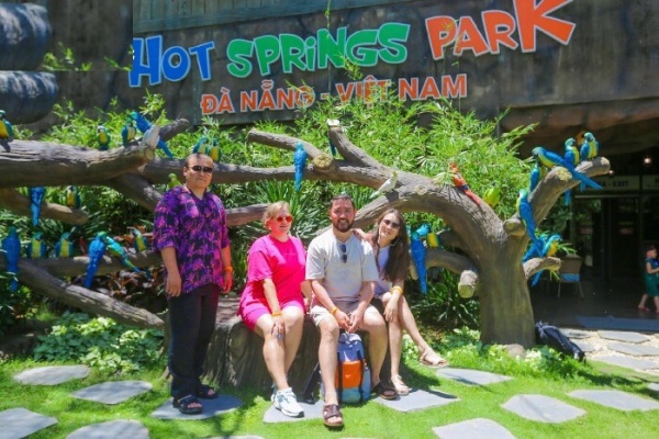 Núi Thần Tài quy định giờ mở cửa và đóng cửa hàng ngày