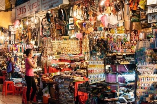 Chợ đêm Dinh Cậu Phú Quốc – Ăn gì ngon và mua gì làm quà?