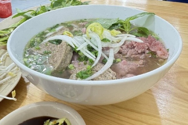 Top 12 quán phở Phú Quốc ngon khét tiếng rất đông khách