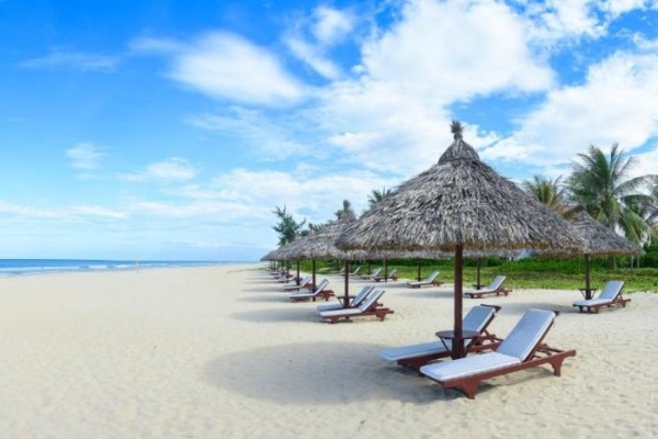 Review bãi biển Bắc Mỹ An Đà Nẵng cát mịn nước trong cực đẹp