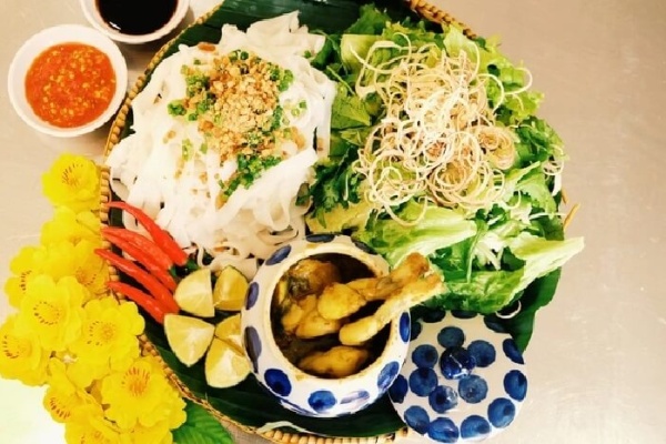Top 10 quán mì Quảng ếch Đà Nẵng ngon nức tiếng đông khách