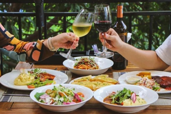 Top 10 nhà hàng hẹn hò Nha Trang siêu lãng mạng cho các cặp đôi