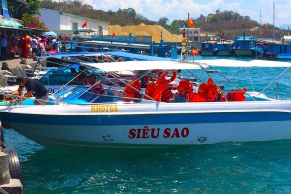 Bảng giá thuê tàu cano Nha Trang cập nhật mới nhất 2025