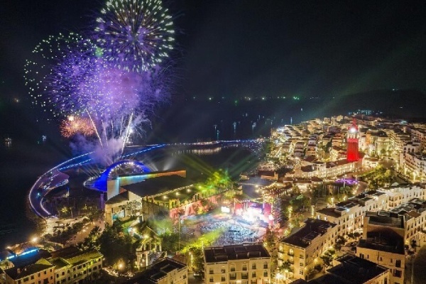 Phú Quốc về đêm có gì chơi? Top 16 địa điểm sôi động nhất