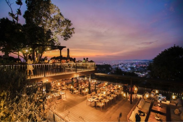 Chuồn Chuồn Bistro & Bar Phú Quốc quán cafe ngắm hoàng hôn tuyệt đẹp