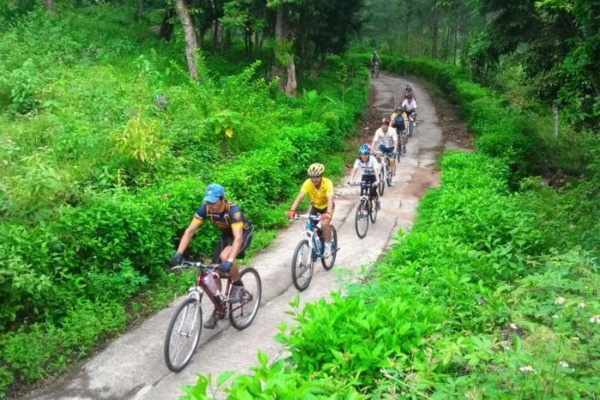 Đạp xe xuyên rừng Sơn Trà: cung đường nào được phép và khó cỡ nào?