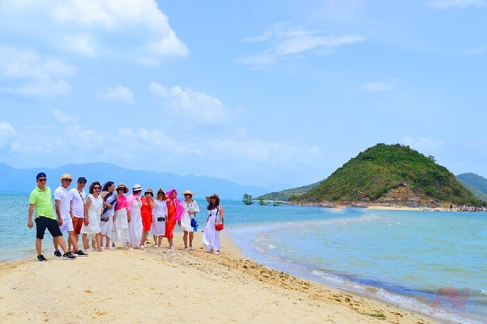 Tour đảo Điệp Sơn Dốc Lết Nha Trang