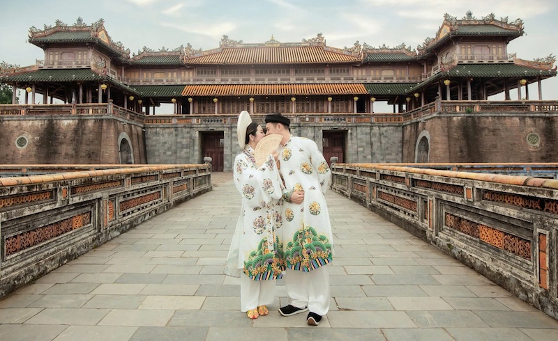 Đi tour này, du khách không chỉ được ngắm mà còn được hiểu hơn về Huế.