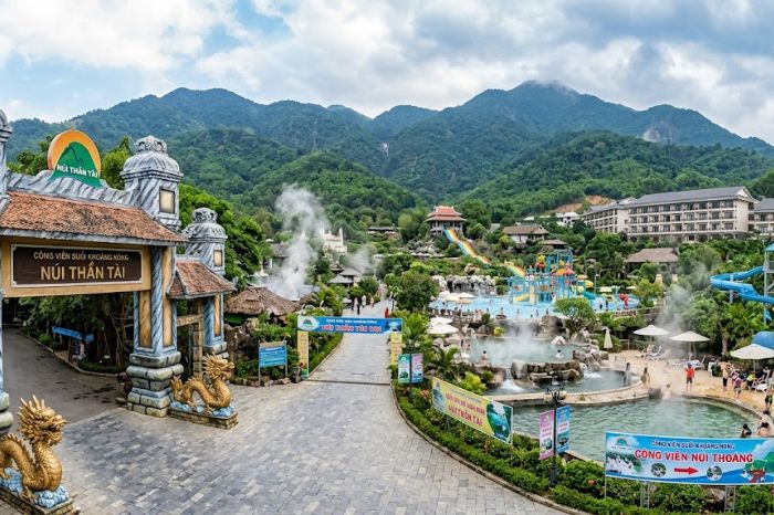 tour Núi Thần Tài Đà Nẵng