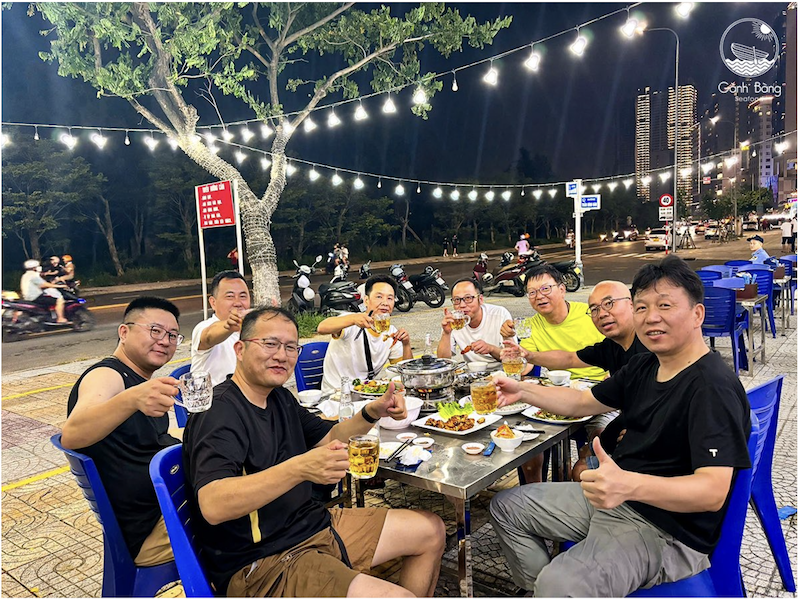 Gành Bàng với menu đa dạng món ăn từ ăn no đến làm mồi nhậu lai rai