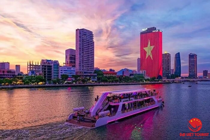 Giá vé du thuyền Đà Nẵng