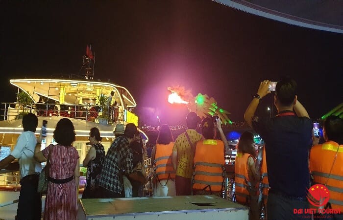 Giá vé du thuyền Đà Nẵng