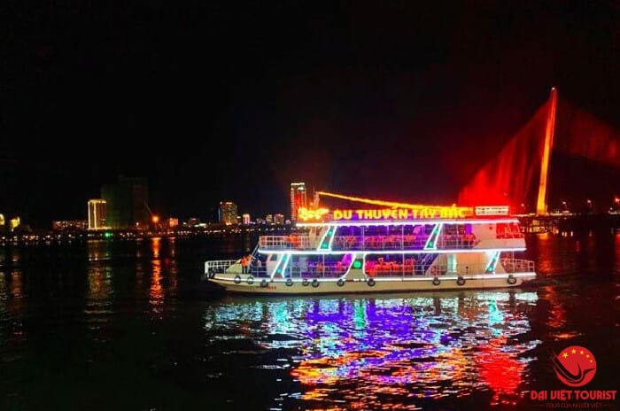 Giá vé du thuyền Đà Nẵng