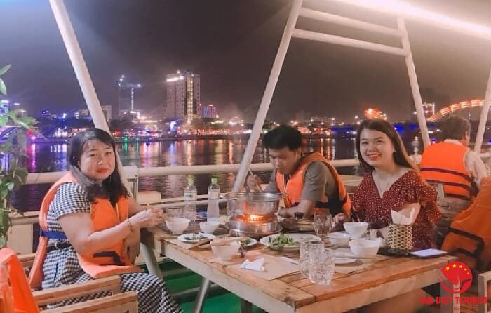 Giá vé du thuyền Đà Nẵng