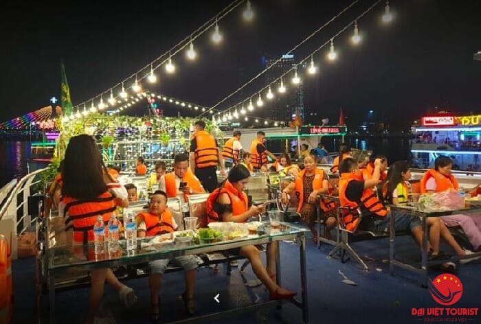 Giá vé du thuyền Đà Nẵng