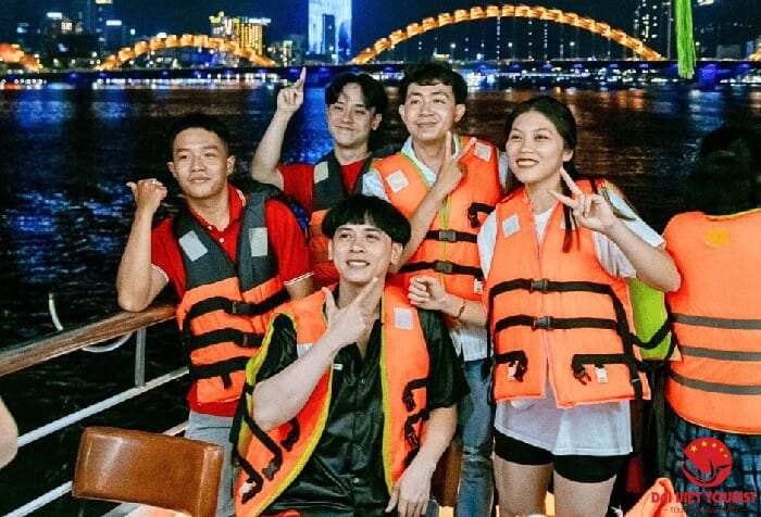 Giá vé du thuyền Đà Nẵng