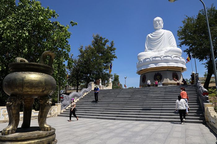 Chùa Long Sơn Nha Trang