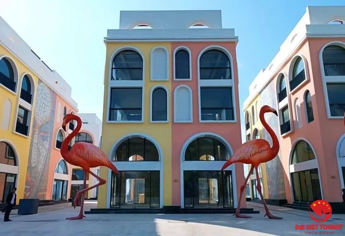 Tham quan khu vực nhà hát Đó Nha Trang