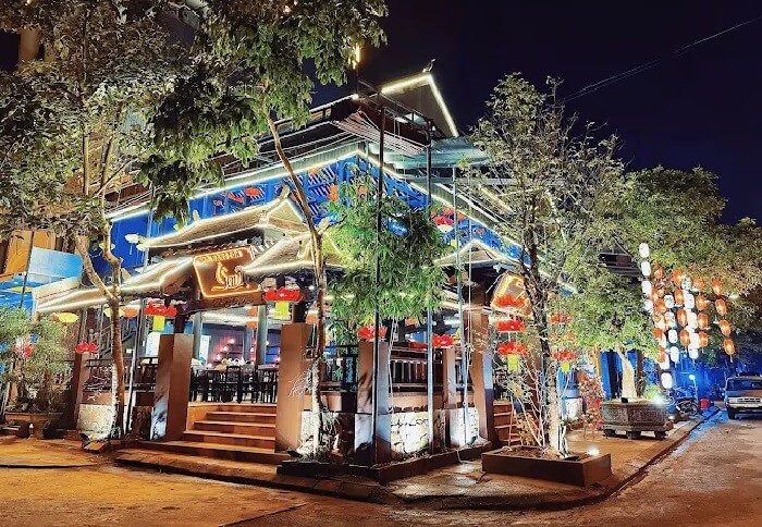 Nhà hàng cơm niêu Huế