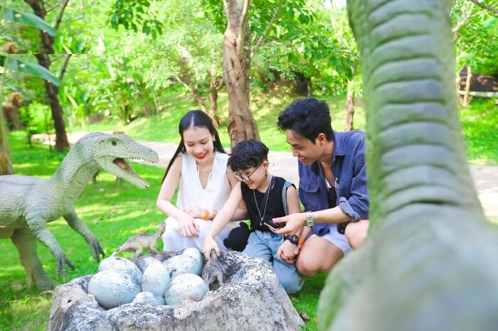 Công viên khủng long Núi Thần Tài