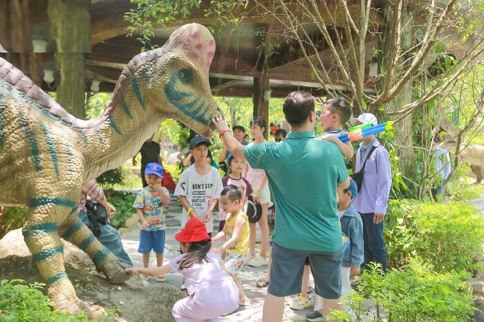 Công viên khủng long Núi Thần Tài