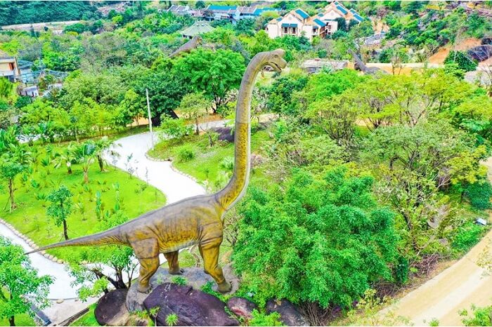 Công viên khủng long Núi Thần Tài
