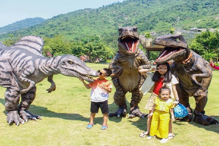 Công viên khủng long Núi Thần Tài