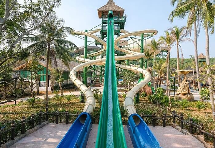 Công viên nước Aquatopia Hòn Thơm