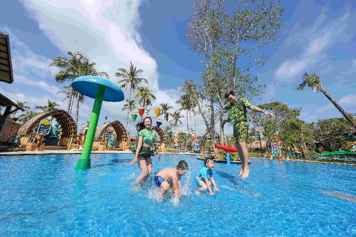 Công viên nước Aquatopia Hòn Thơm
