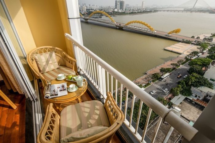 Khách sạn Đà Nẵng gần cầu sông Hàn