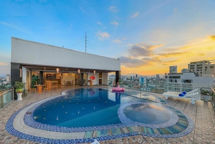 Khách sạn đường Phạm Văn Đồng Đà Nẵn