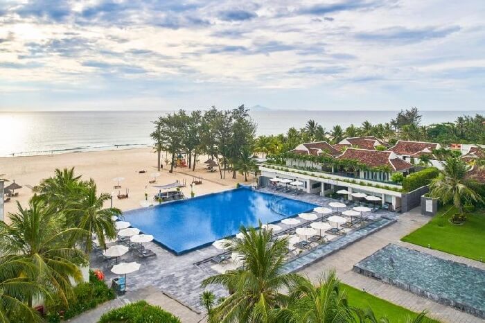 resort Đà Nẵng có bãi biển riêng