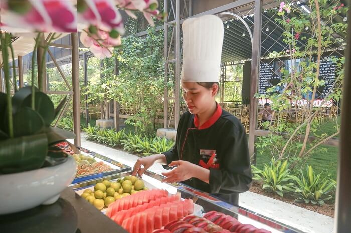 Nhà hàng Phượng Hoàng Núi Thần Tài