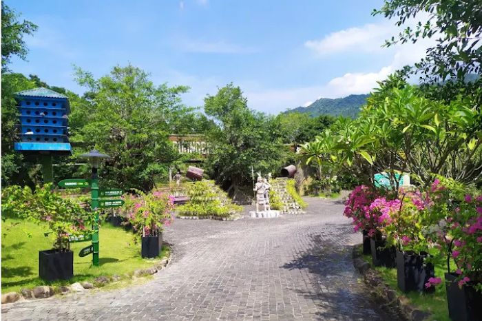 Núi Thần Tài mở cửa và đóng cửa mấy giờ